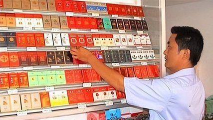 办下烟草证售卖香烟与预包装食品的一个月利润分析 答案来了