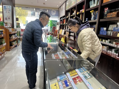 山东青岛市市南区局(营销部)开展驻店指导 提升预包装食品管理水平